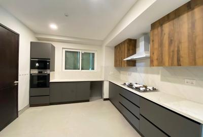 2 Bed Apartment with En Suite in General Mathenge