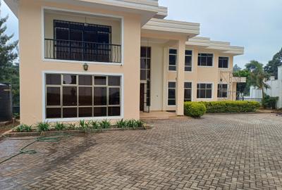 6 Bed Townhouse with En Suite in Kitisuru