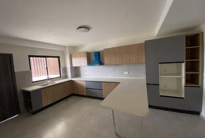 Serviced 3 Bed Apartment with En Suite in Kileleshwa