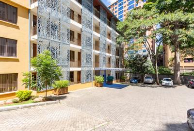 Serviced 1 Bed Apartment with En Suite in Riverside - 2