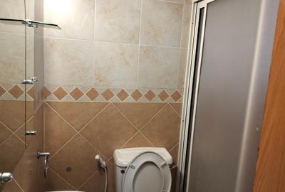 5 Bed House with En Suite in Runda