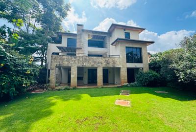 5 Bed Townhouse with En Suite in Lavington