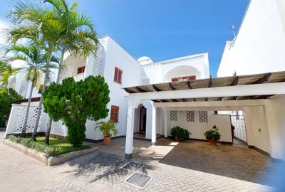 4 Bed Villa with En Suite in Nyali Area