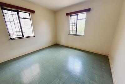 3 Bed Apartment with Borehole at Rhapta Road