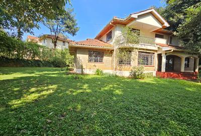 5 Bed House with En Suite in Runda