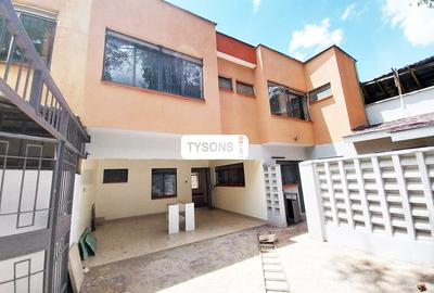 5 Bed House with En Suite in Westlands Area