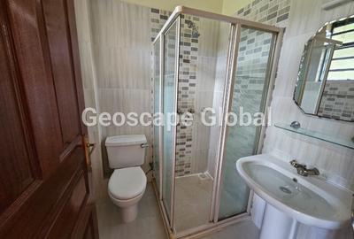 4 Bed House with En Suite in Nyari