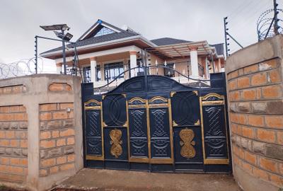 5 Bed Townhouse with En Suite at Ngong Town.