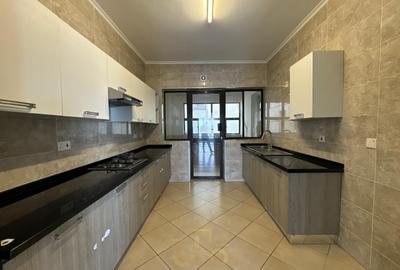 3 Bed Apartment with En Suite in General Mathenge