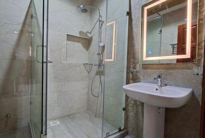 5 Bed House with En Suite in Rosslyn - 4