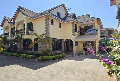 5 Bed Townhouse with En Suite at Lavington Road - 4