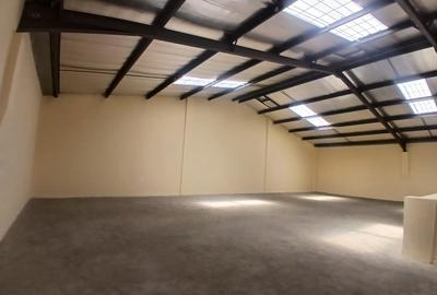 7,200 ft² Warehouse with Parking in Ruaraka - 2