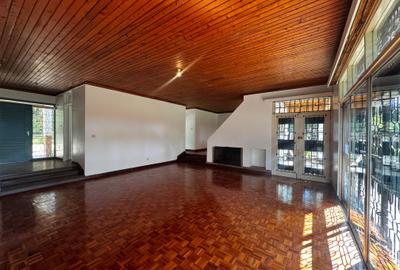 4 Bed House with En Suite in Loresho