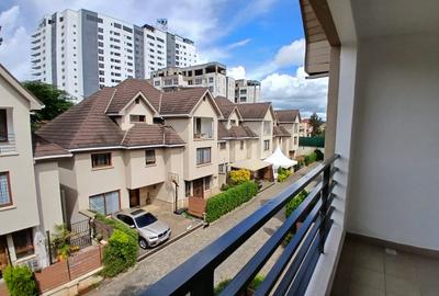 5 Bed Townhouse with En Suite in Lavington