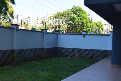 8 Bed Apartment with En Suite in Spring Valley - 4