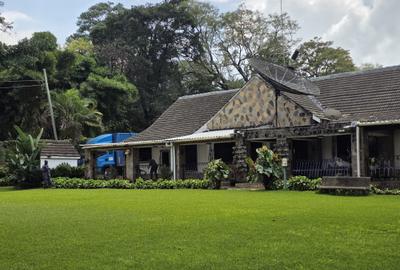 4 Bed House with En Suite in Spring Valley