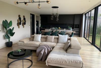 4 Bed Townhouse with En Suite in Kiambu Road - 2