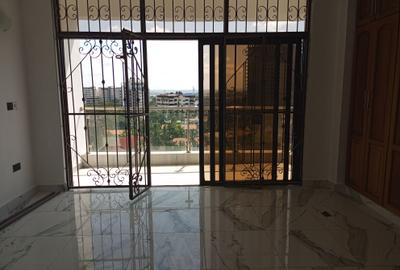 4 Bed Apartment with En Suite at Off Oceanic Road