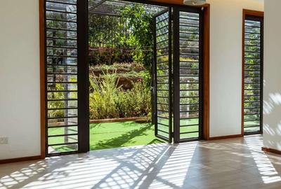 3 Bed House with En Suite in Rosslyn - 3