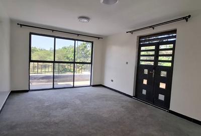 5 Bed Townhouse with En Suite at Safari Park - 3