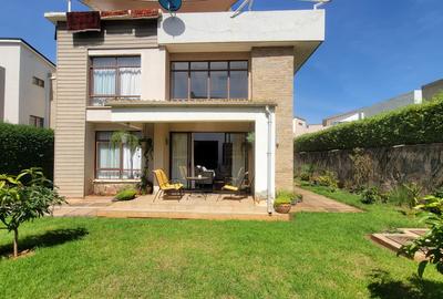 4 Bed House with En Suite in Runda