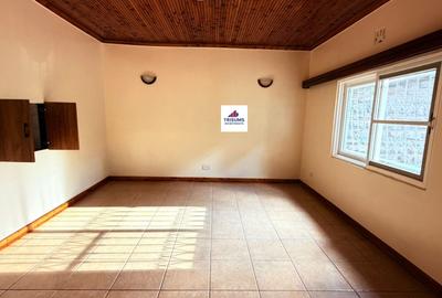 4 Bed House with En Suite in Runda - 4