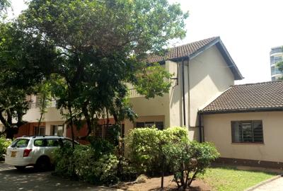 3 Bed Townhouse with En Suite at Kilimani Estate Nairobi