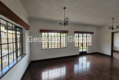 5 Bed House with En Suite in Spring Valley