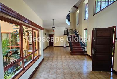 5 Bed House with En Suite in Runda