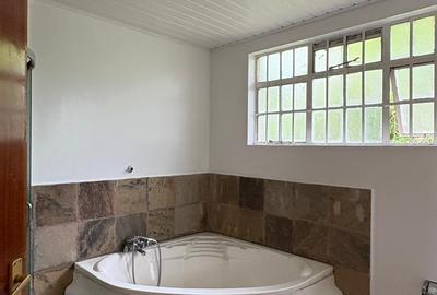 4 Bed Townhouse with En Suite in Spring Valley - 3