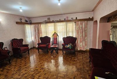 5 Bed Townhouse with En Suite in Parklands