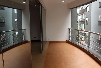 3 Bed Apartment with En Suite in Riverside
