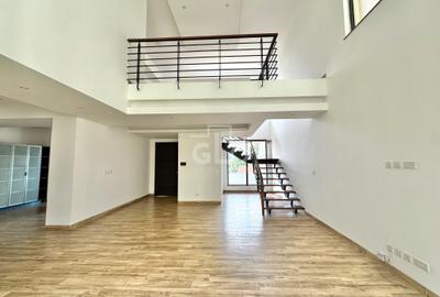 3 Bed Apartment with En Suite in Riverside
