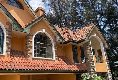 5 Bed House with En Suite at Lavington