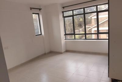 Serviced 2 Bed Apartment with En Suite in Garden Estate - 4