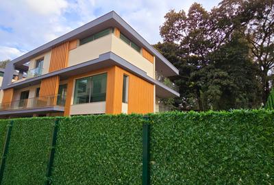 5 Bed House with En Suite at Lavington Convent Drive