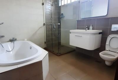 5 Bed Townhouse with En Suite in Lavington