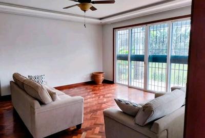 3 Bed House with En Suite in Runda