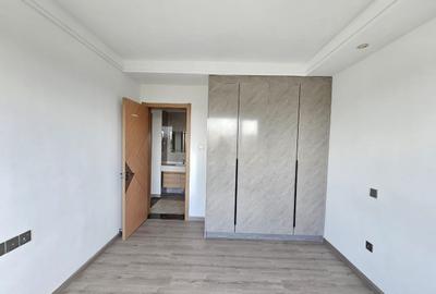 3 Bed Apartment with En Suite at Riverside Dr