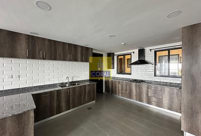 4 Bed Apartment in Lavington