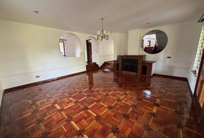 4 Bed House with En Suite in Runda - 2