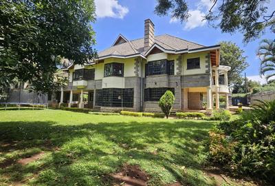 5 Bed House with En Suite in Runda
