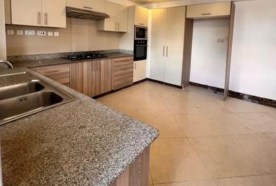 3 Bed Apartment with En Suite at Hatheru - 4