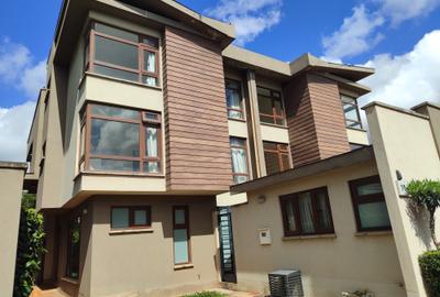 4 Bed Townhouse with En Suite at Langata