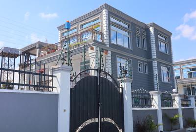 6 Bed Townhouse with En Suite at Olkeri Area