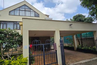 5 Bed Townhouse with En Suite at Lavington Green - 3