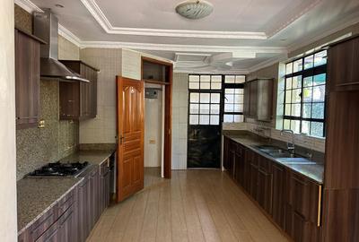 4 Bed Townhouse with En Suite in Runda - 3