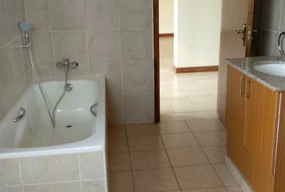 4 Bed Townhouse with En Suite in Runda