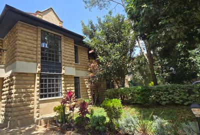 6 Bed Townhouse with En Suite at Lavington Green