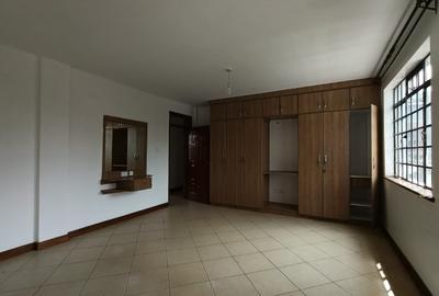 5 Bed Townhouse with En Suite in Westlands Area
